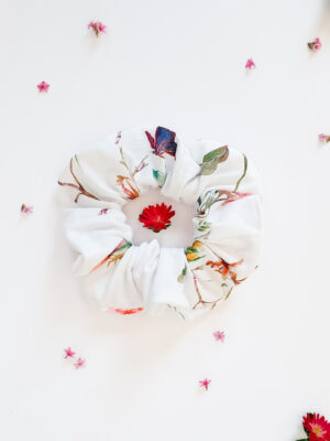 Organic cotton flowers pattern scrunchie with flowers inside