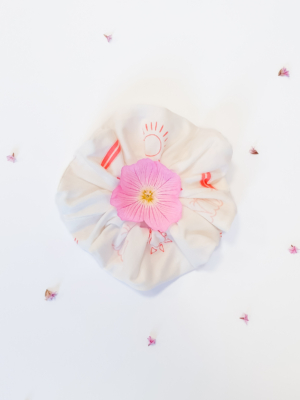 Organic cotton scrunchie with flower inside
